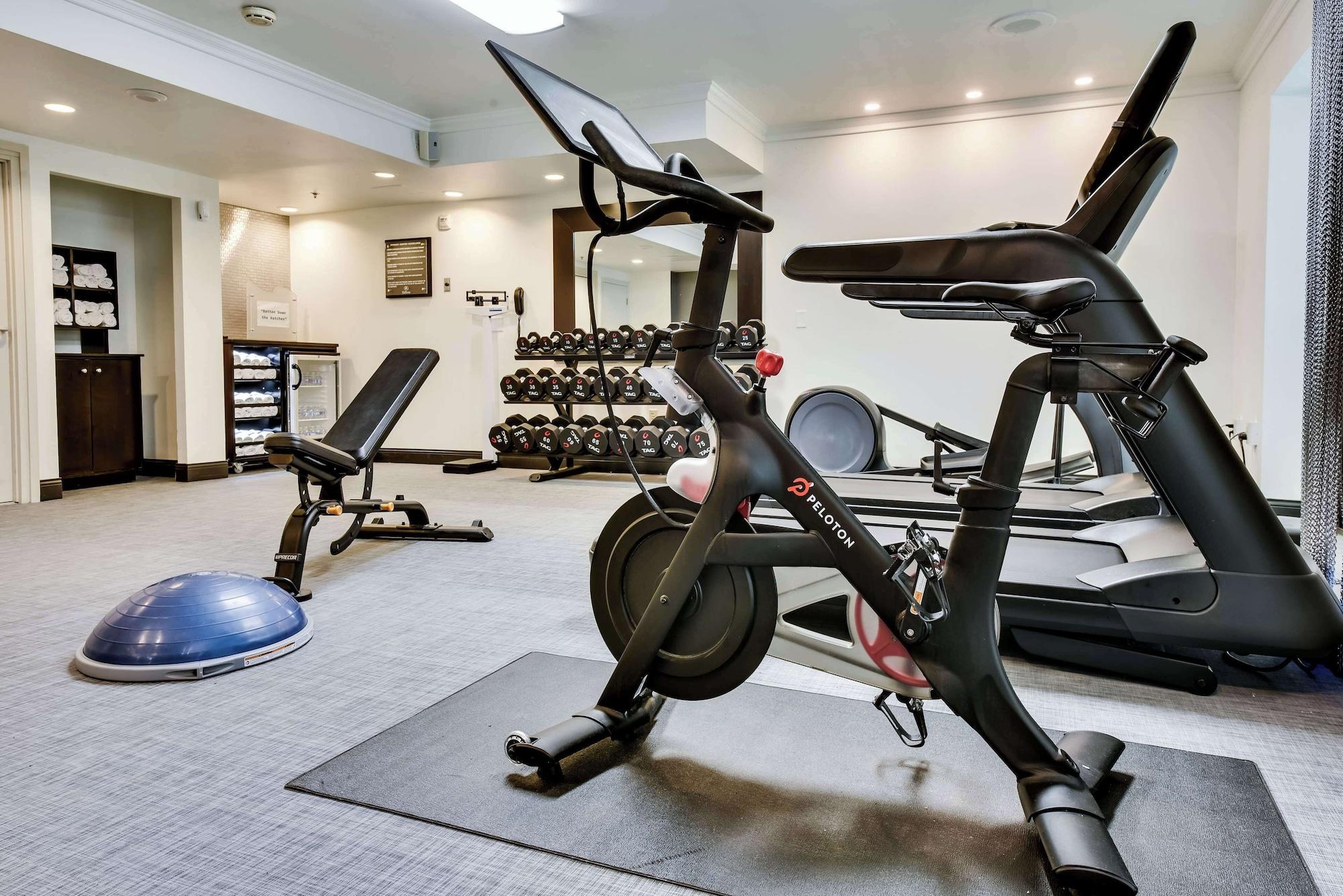 Gimnasio Hilton Mystic