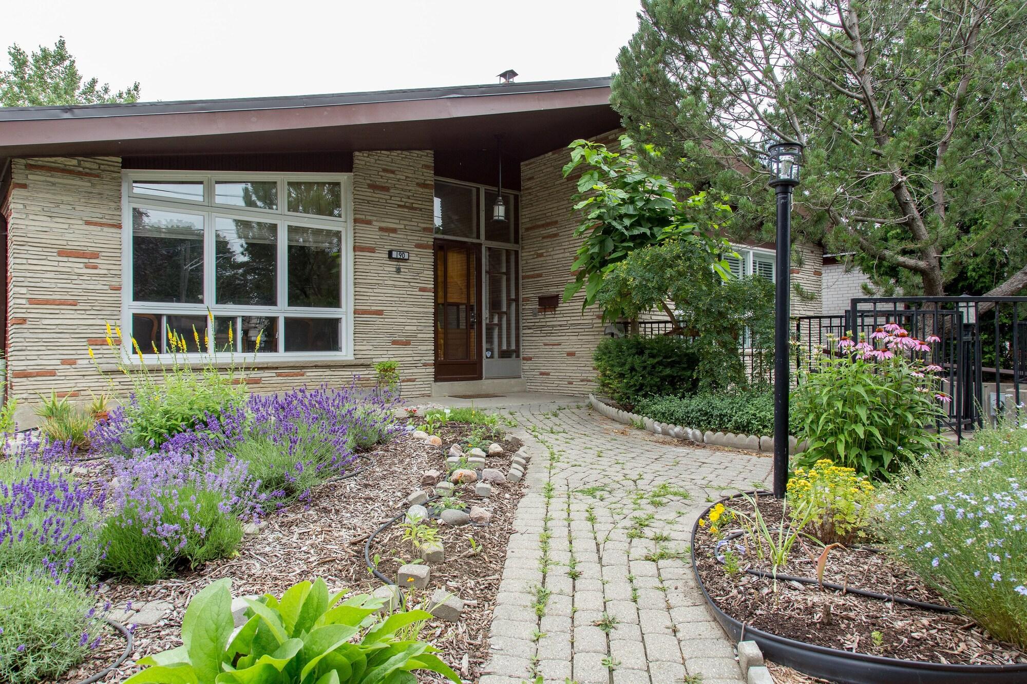 Vista Exterior Elevate Rooms Parkside Retreat B&B