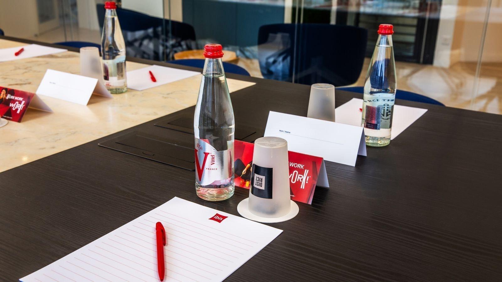 Sala de Reuniones ibis Frankfurt Airport