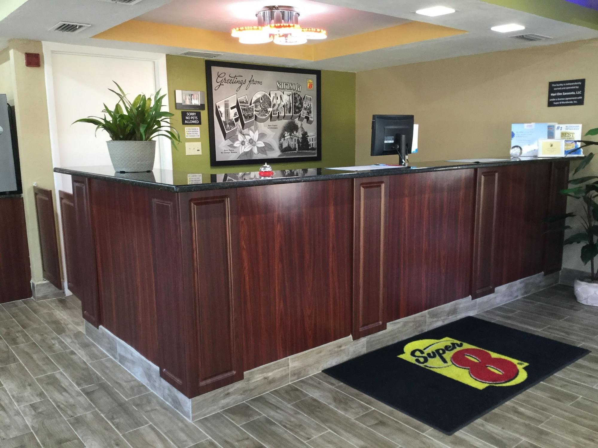 Vista Lobby Super 8 by Wyndham Sarasota Near Siesta Key