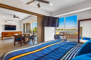 Renta temporal - Resort Condo With Balcony, Views, Rooftop Pool, Gym, & Full Kitchen