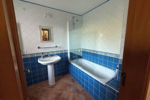Alquiler Vacacional - Beautiful, spacious villa with solar pool & games room