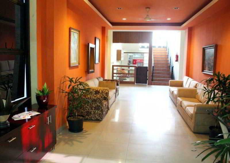 Vista Lobby Green Bamboo