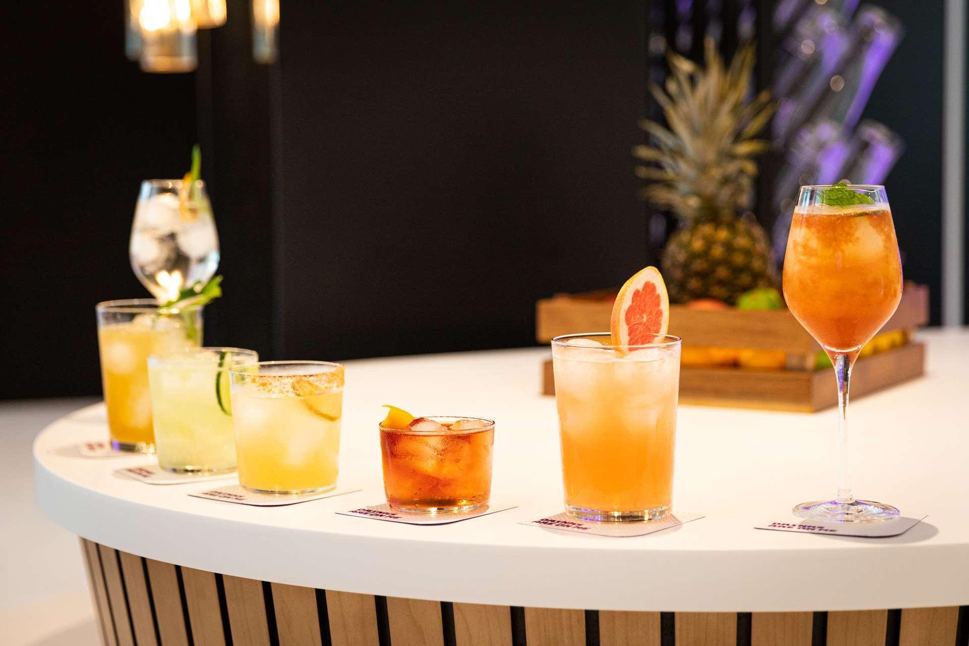 Bar/Salón YOTEL Porto