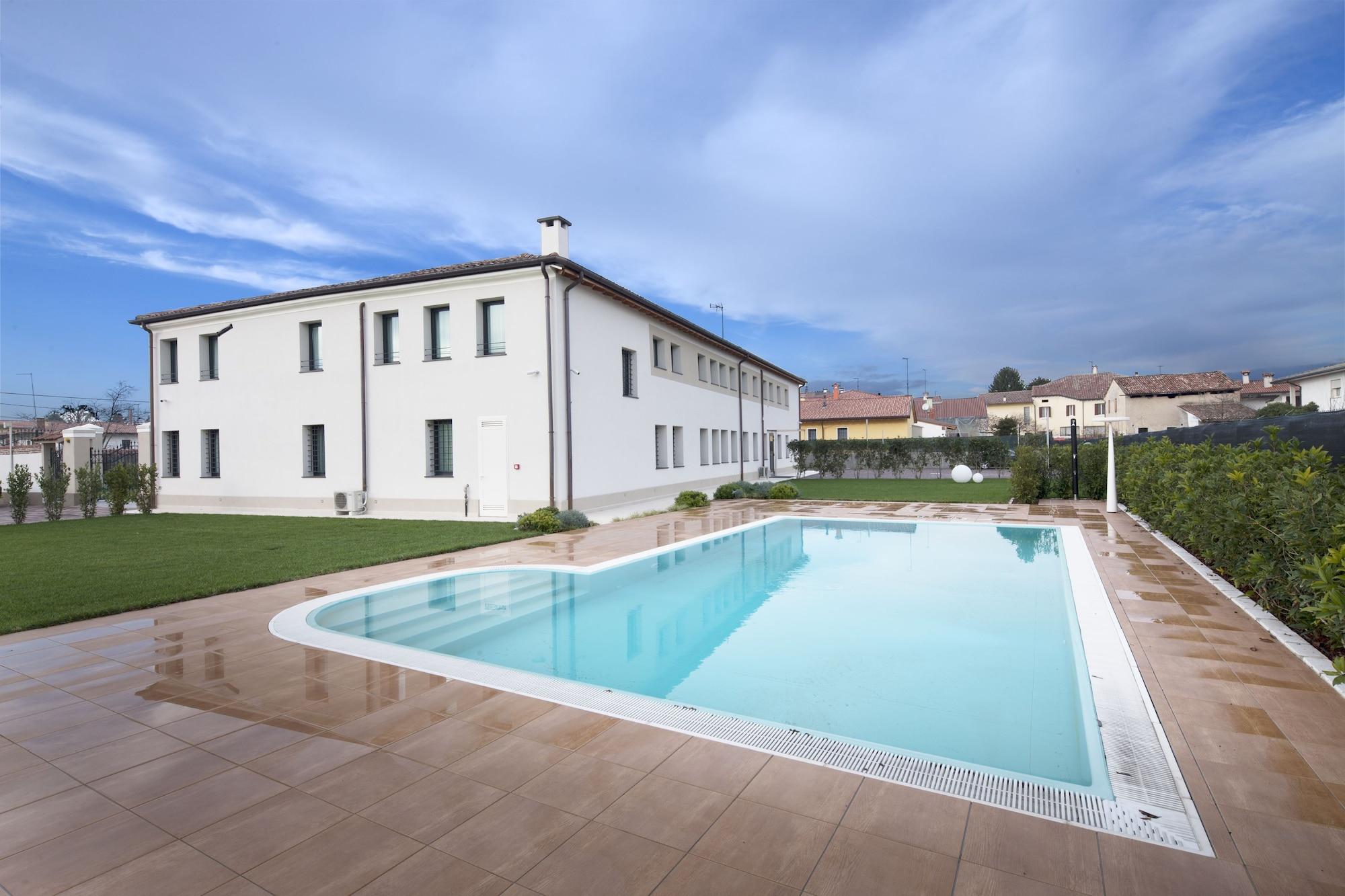 Vista Piscina Villa Solaris
