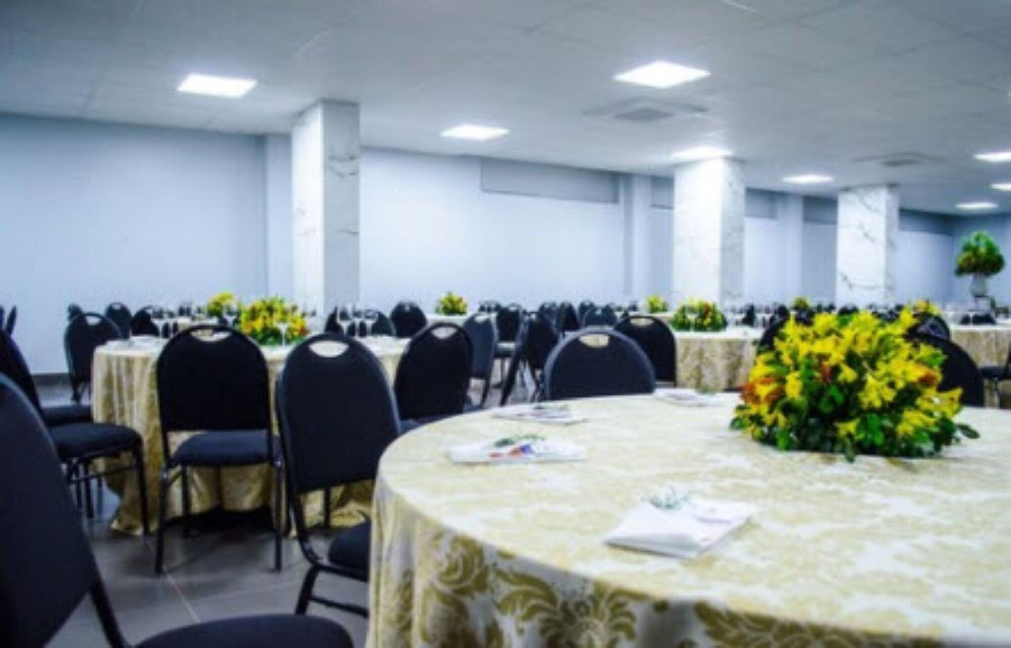 Salón de Baile Fratele Business