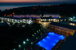 Alojamiento - Caretta Paradise Resort & Waterpark