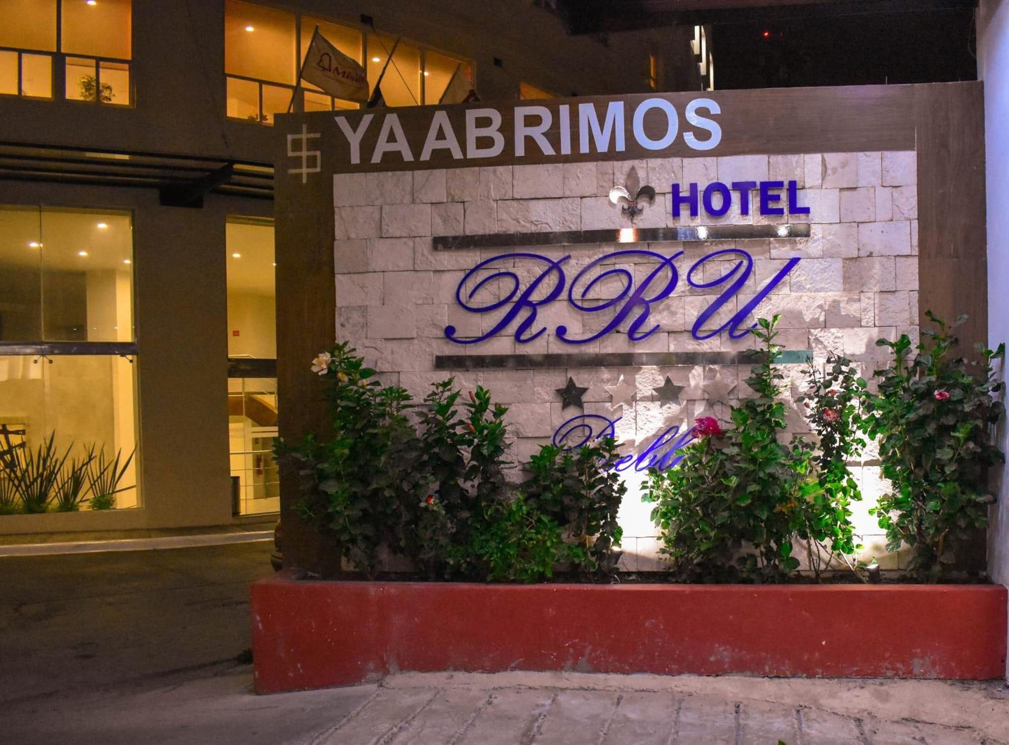 Vista Exterior Hotel RRU Puebla