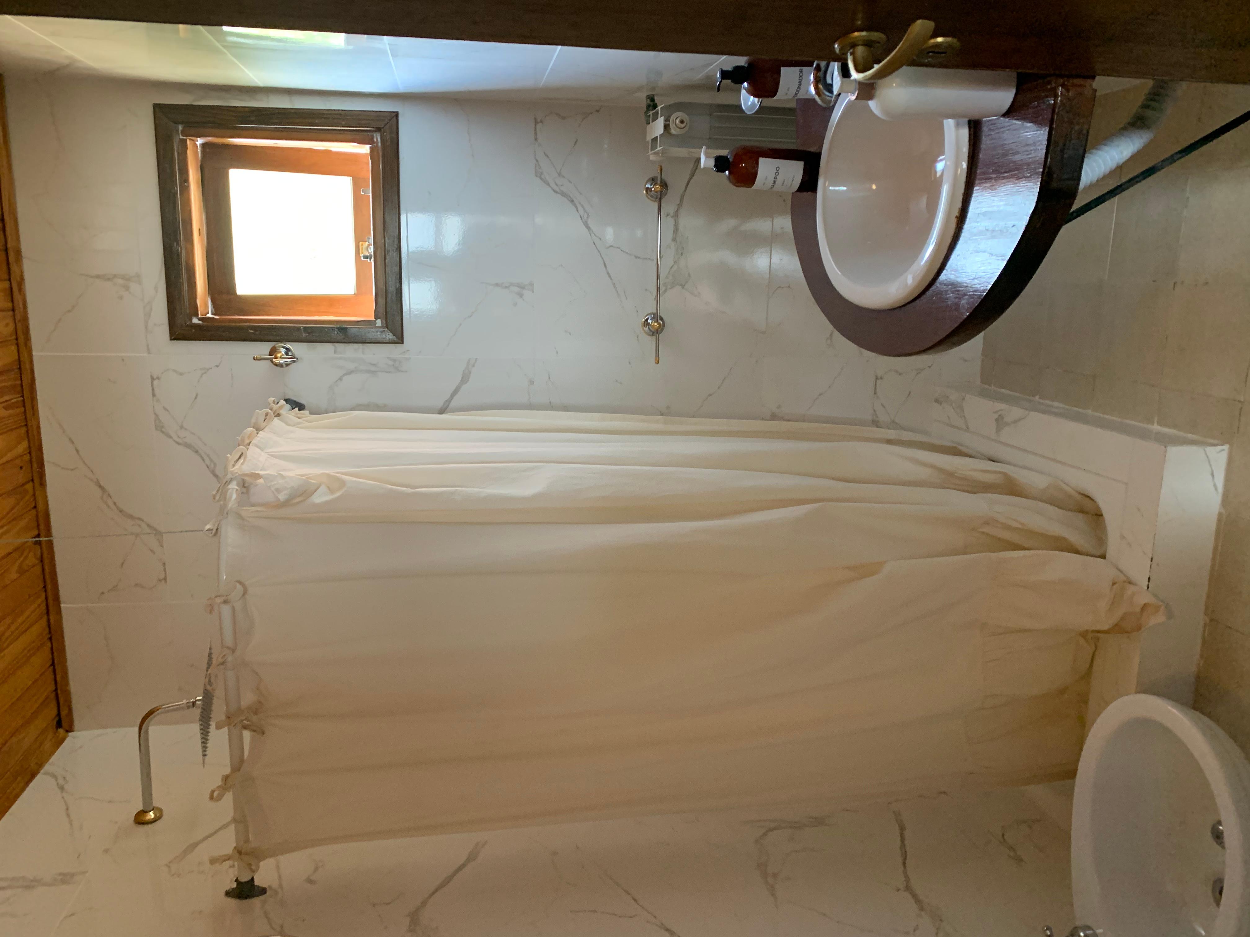 Baño Hosteria Hainen