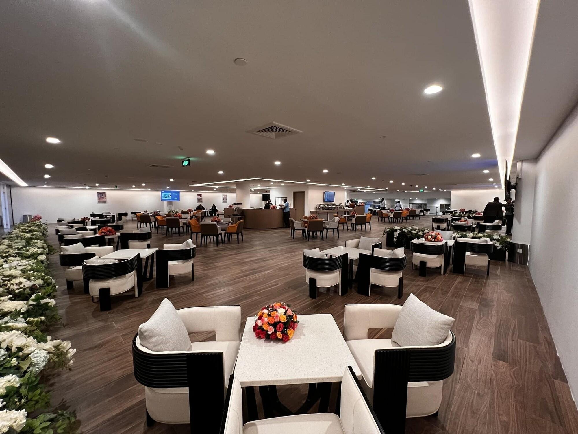 Restaurant Skylight In-Terminal Hotel