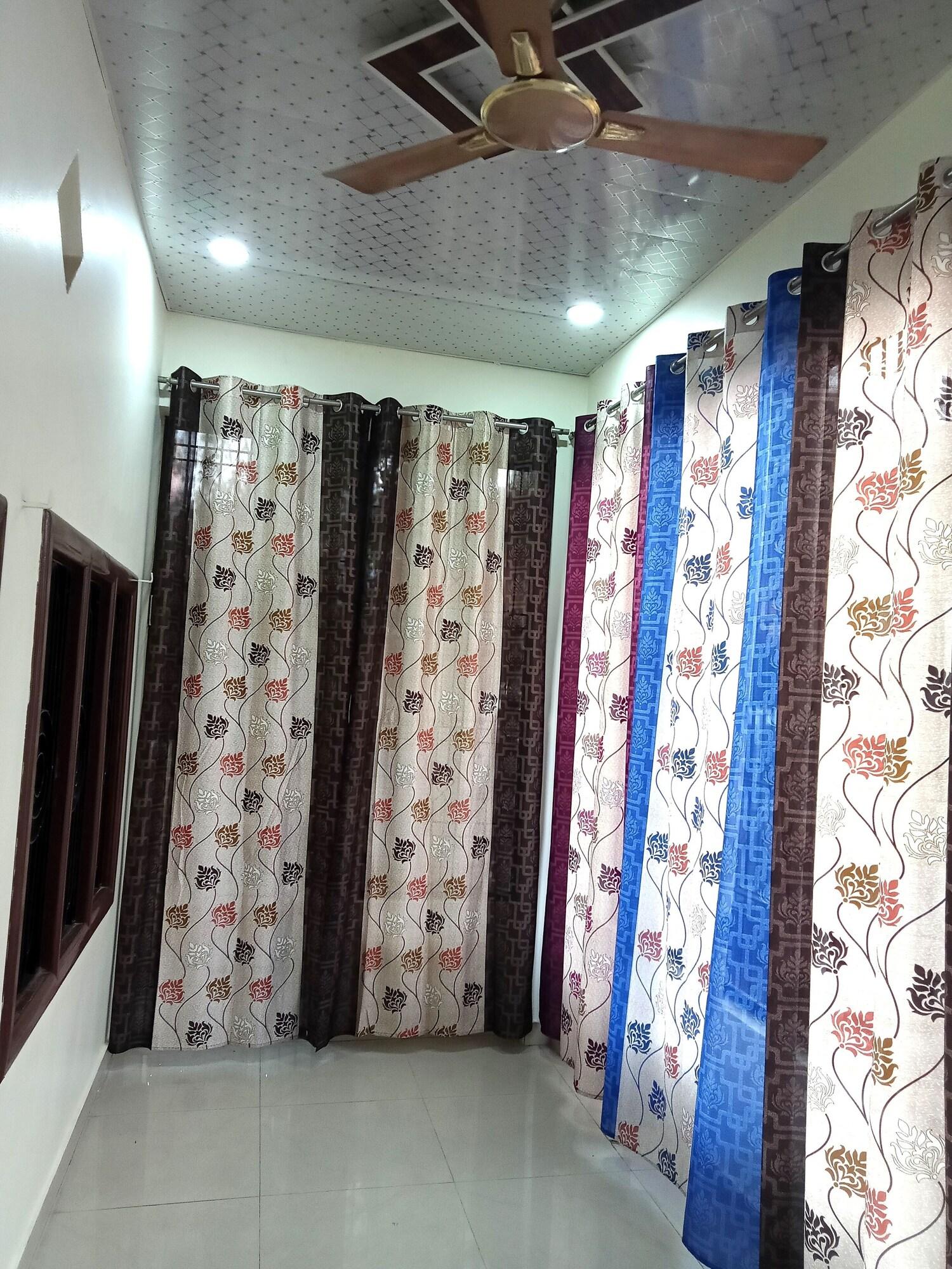 Varios Hotel Dev Kashi