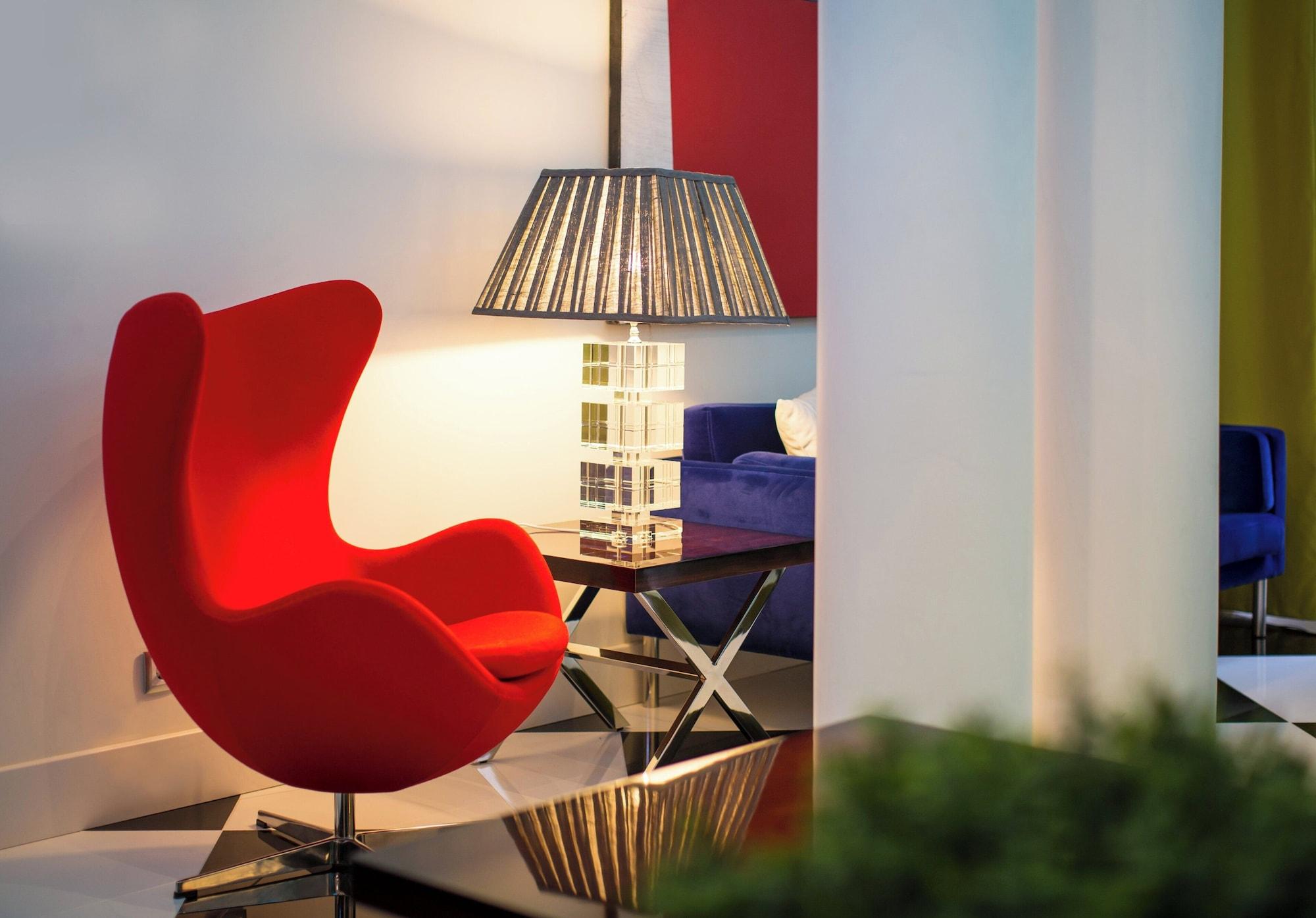 Vista Exterior Holiday Inn Express Lisbon, Av. Liberdade by IHG