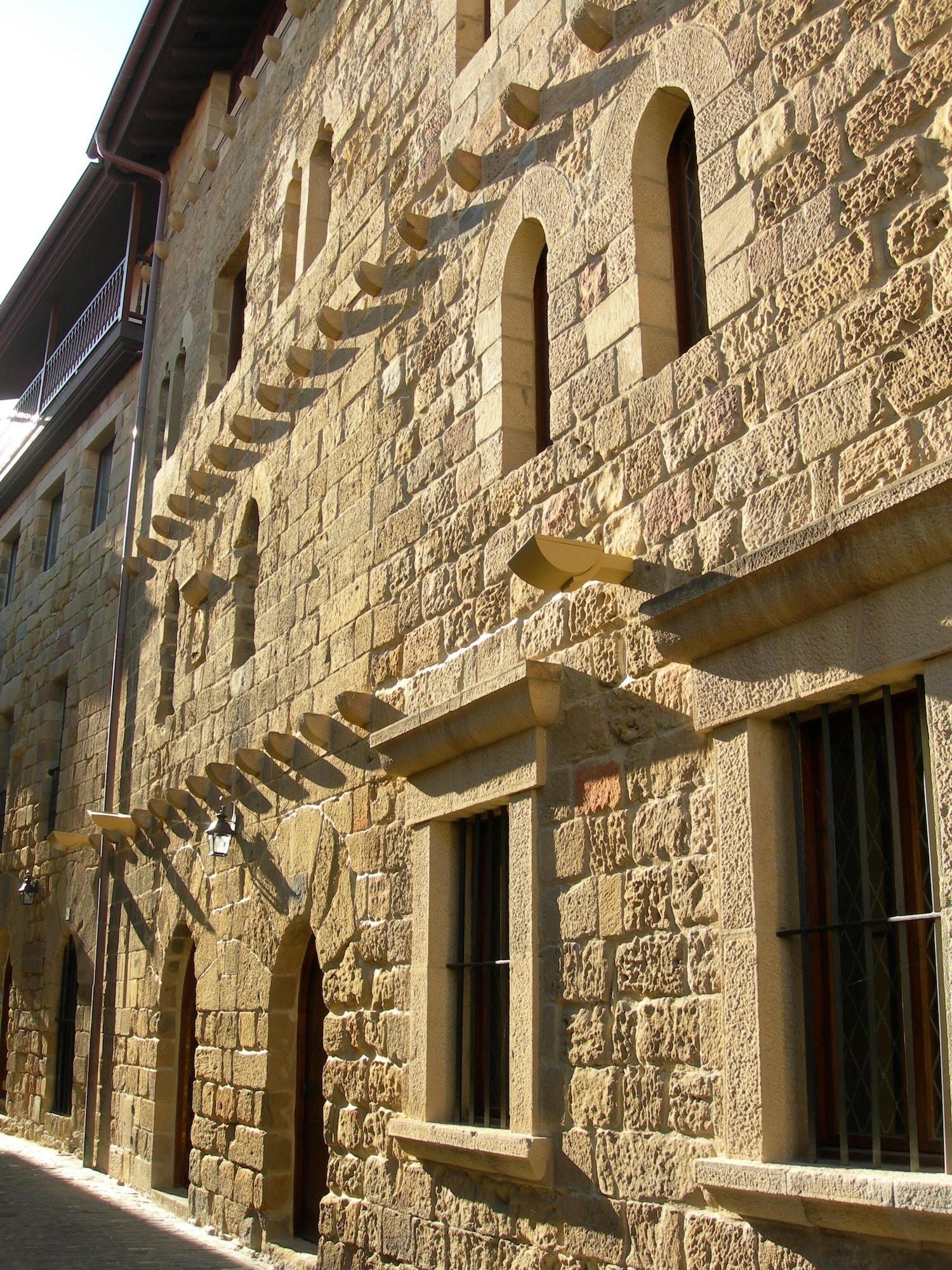 Vista Exterior Saiaz Getaria Hotela