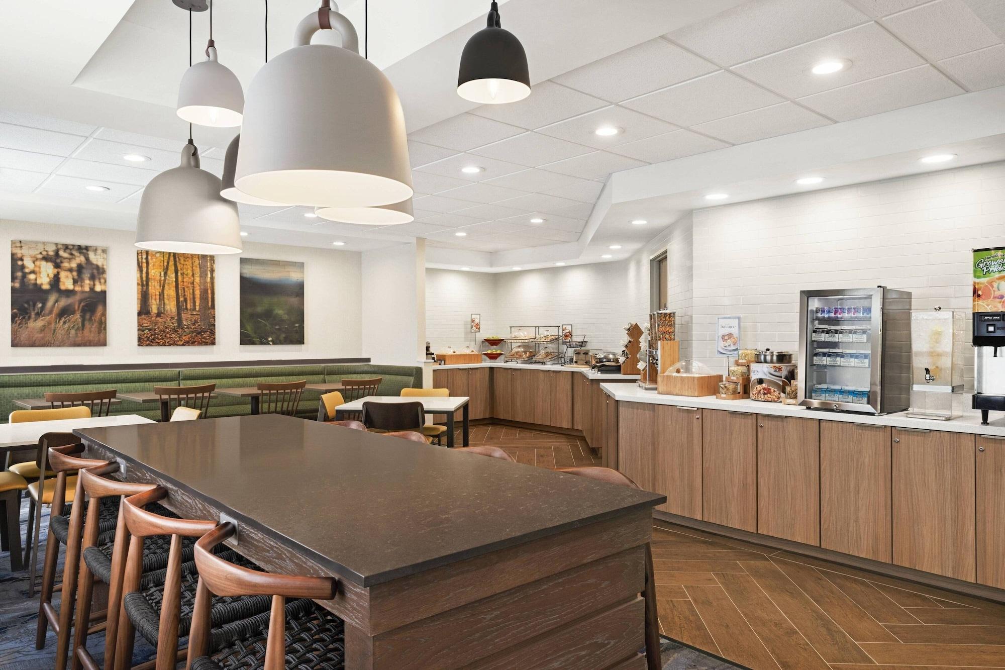 Restaurant Fairfield Inn Warren Niles