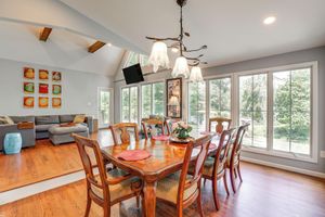 Alquiler Vacacional - Princeton Home w/ Patio: Pets Welcome!