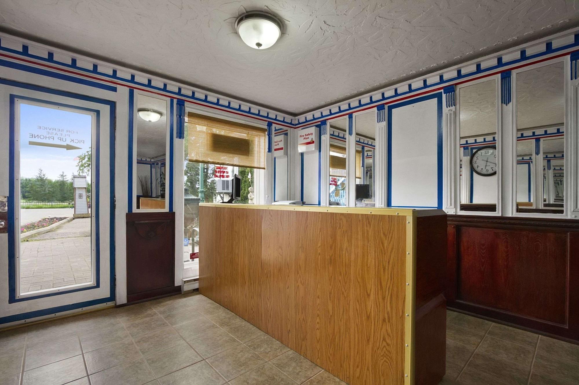 Vista Lobby Knights Inn Lindsay