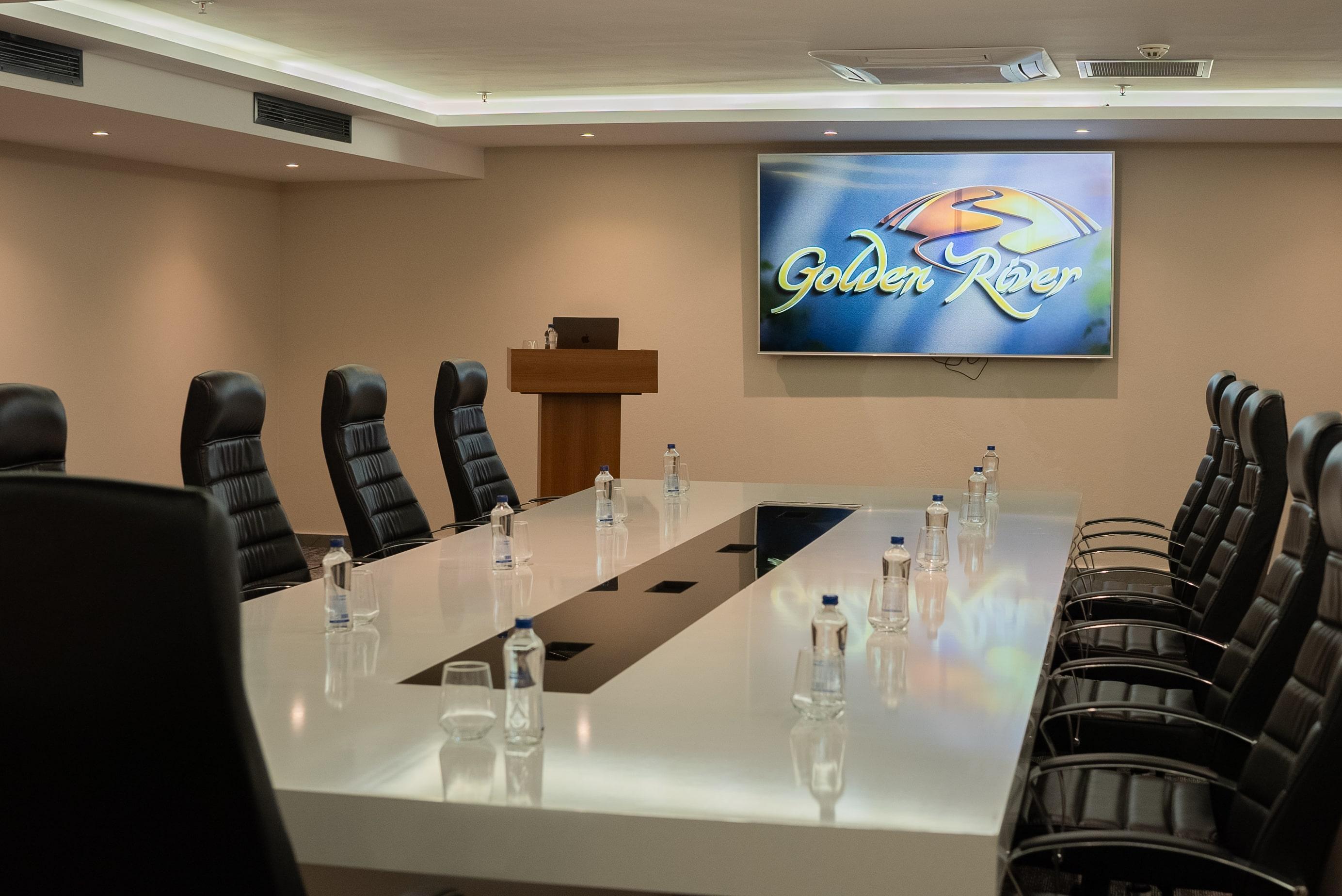 Centro de Negocios Golden River By Continent