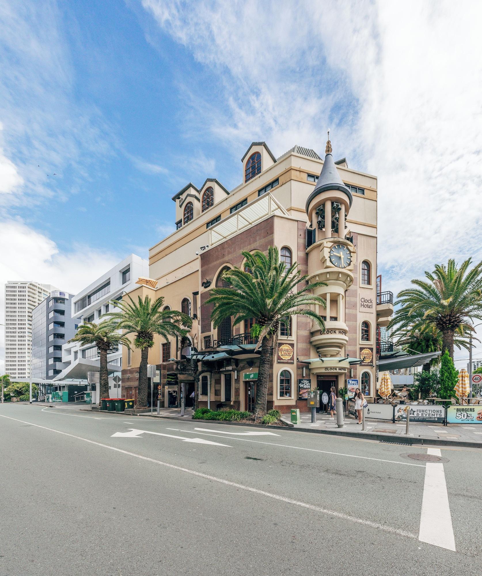 Vista Exterior Maze Backpackers Gold Coast