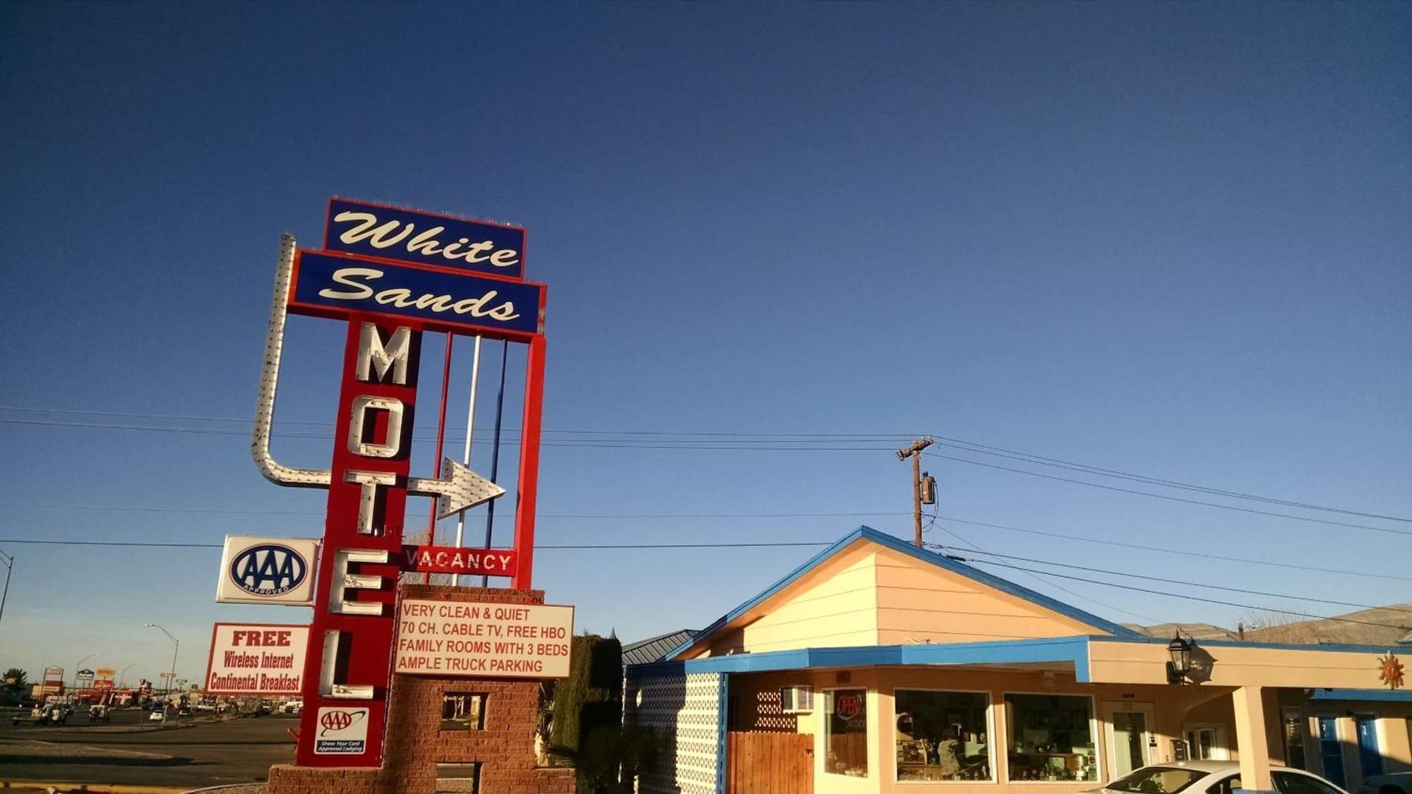 Vista Exterior White Sands Motel