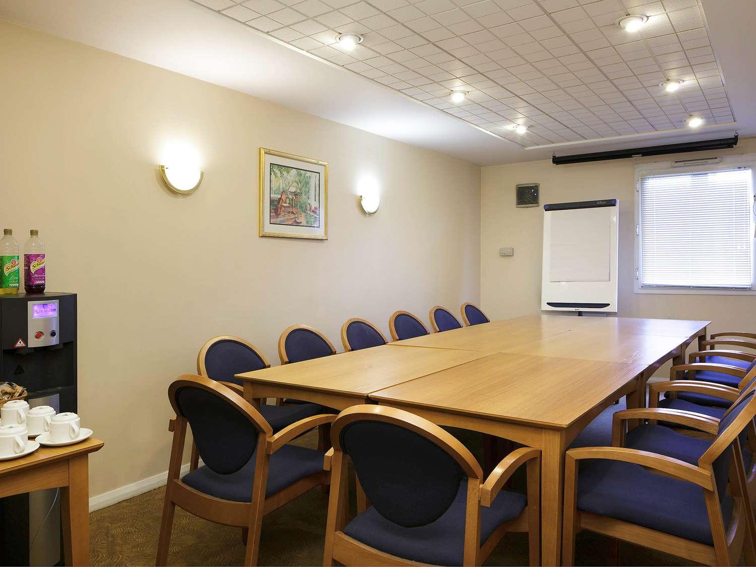 Sala de Reuniones ibis Chesterfield Centre – Market Town