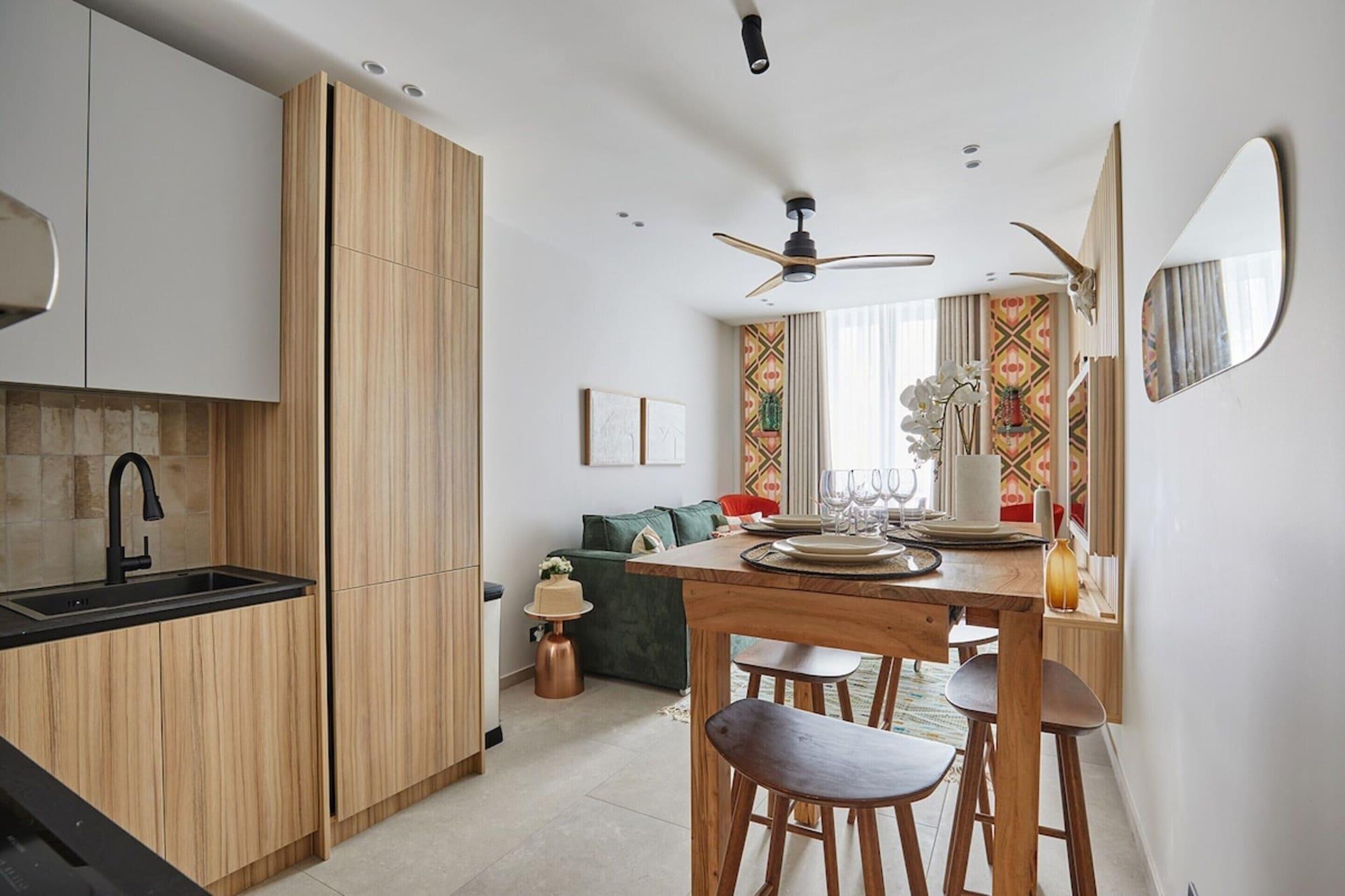 Restaurant Apartment Center of Paris