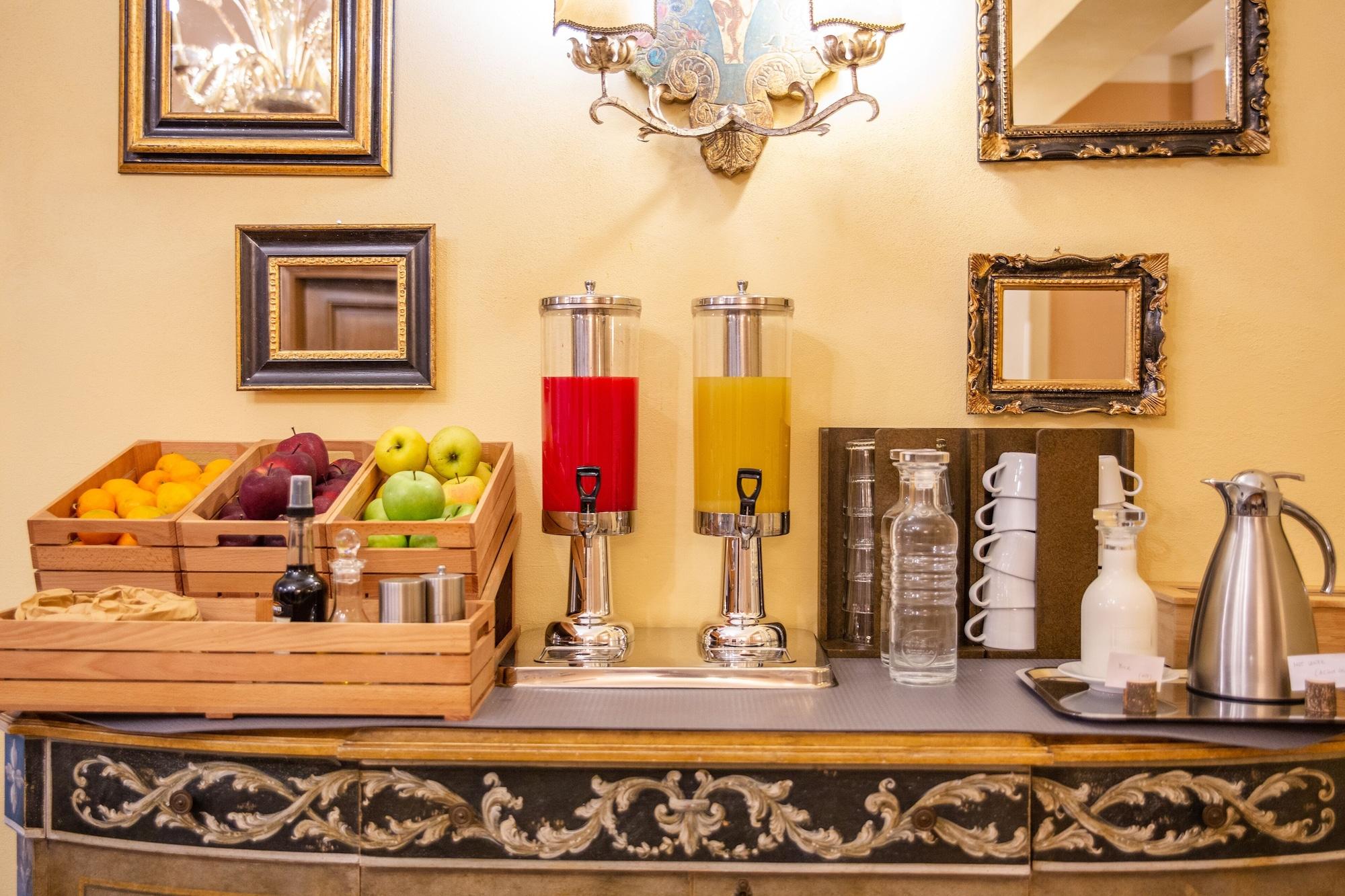 Bar/Salón B&B Galileo 2000