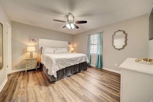 Alquiler Vacacional - TWISTED TURTLE! 3bed/2bath home with POOL & GAME ROOM in Historic St. Andrews!