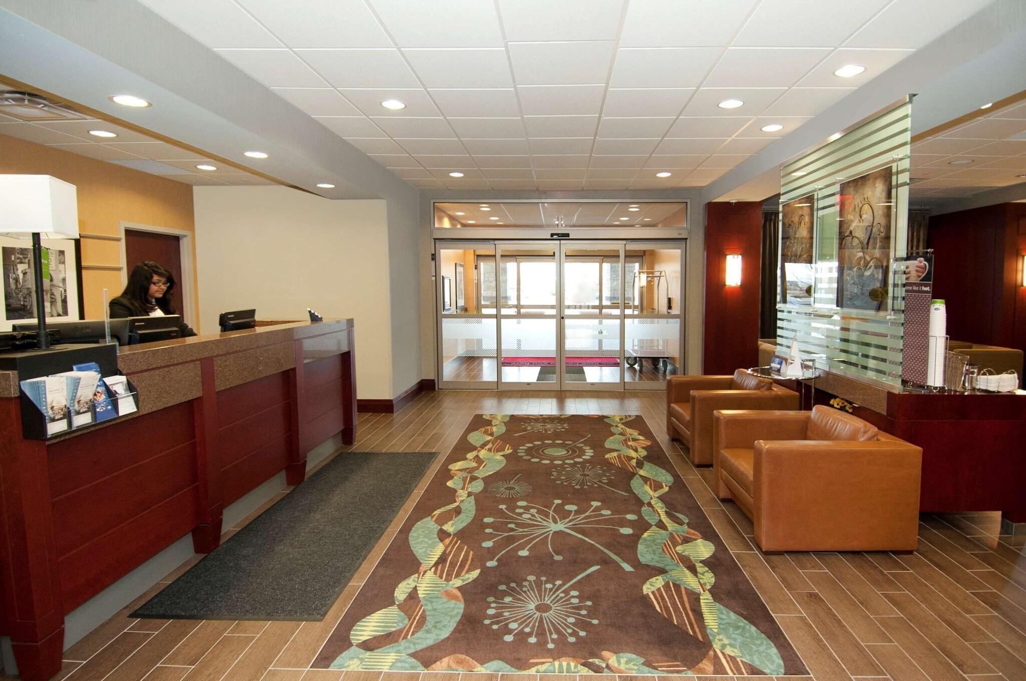 Vista Lobby Hampton Inn by Hilton Brampton Toronto