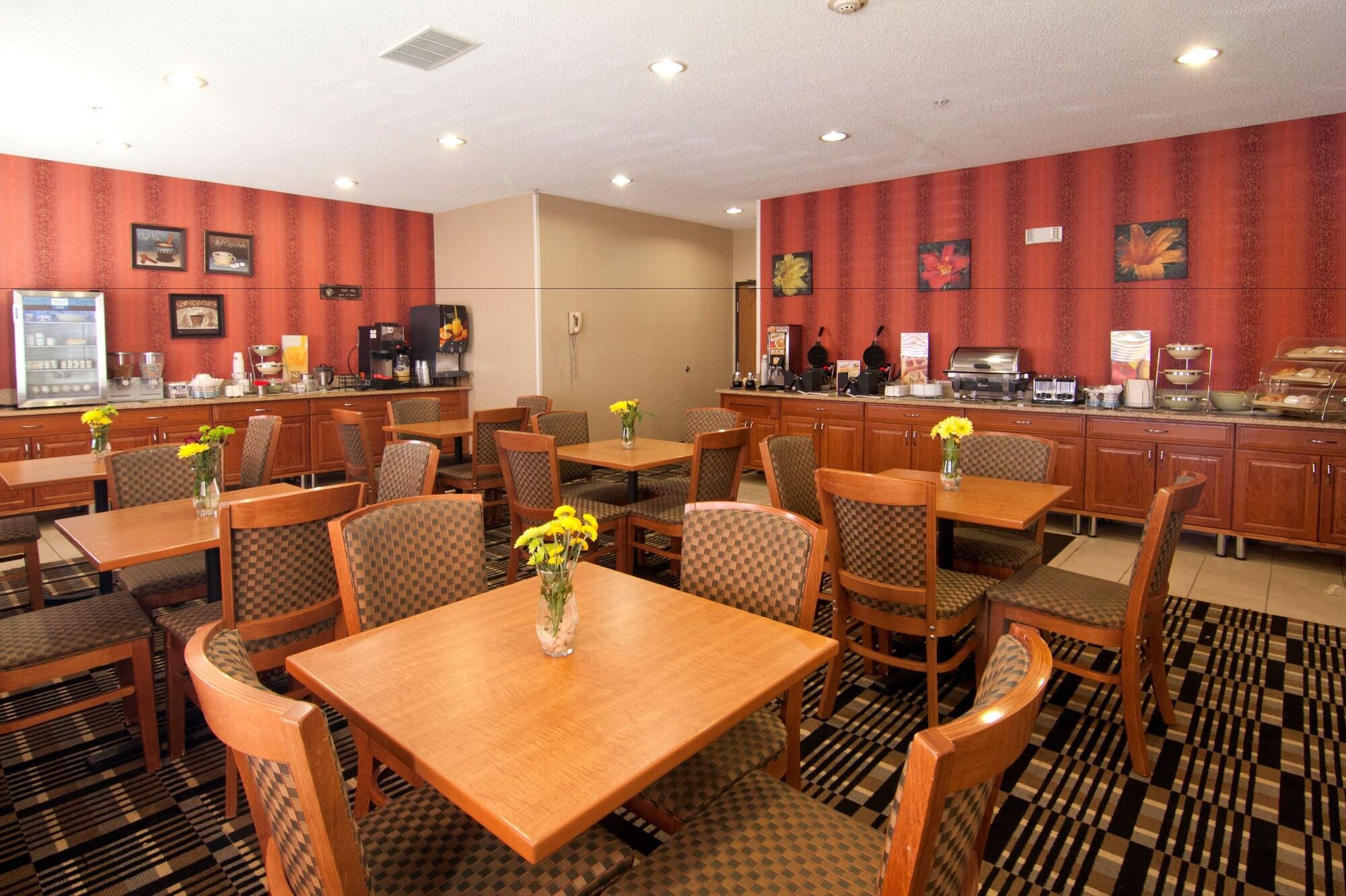 Restaurant Quality Inn Brooklyn Center