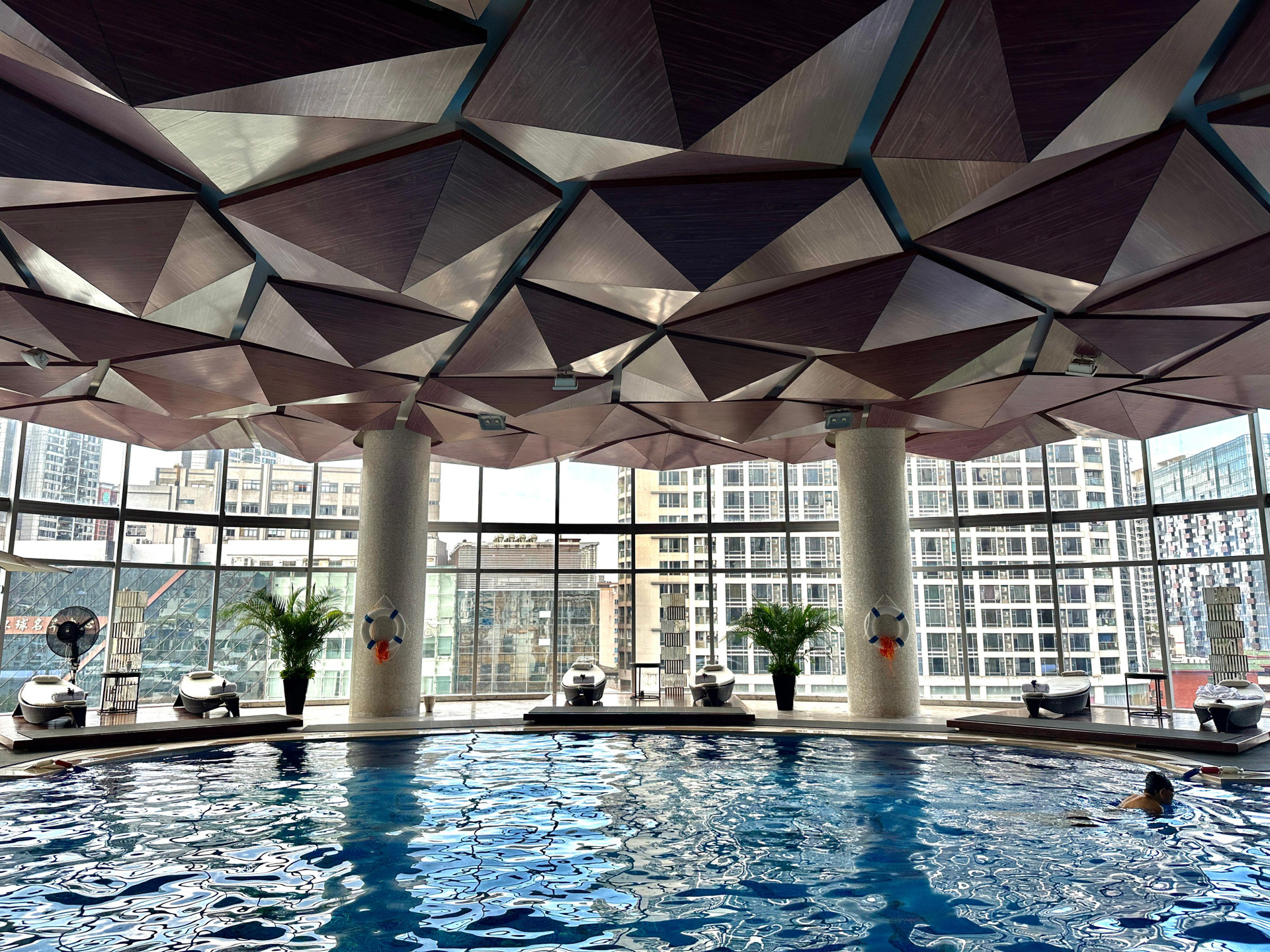 Vista Piscina Sofitel Guangzhou Sunrich