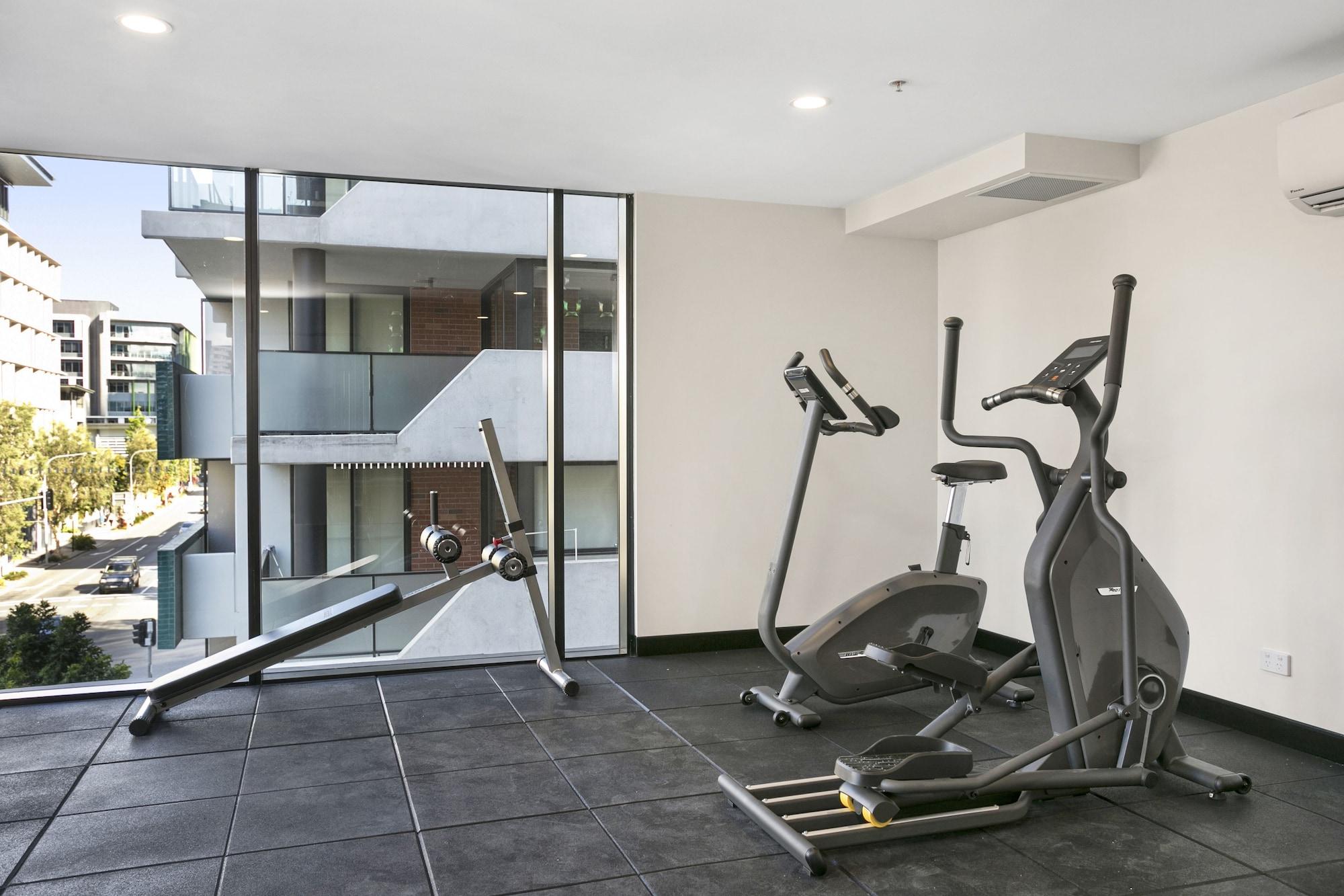 Gimnasio Soda Apartments by CLLIX