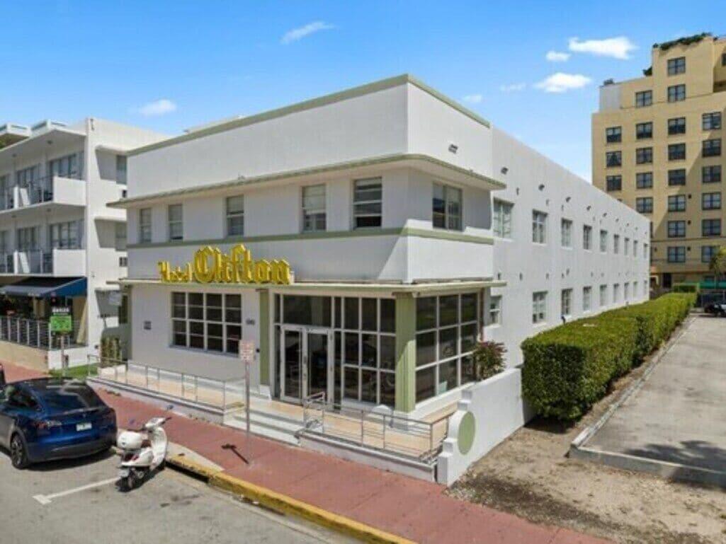 Vista Exterior The Clifton