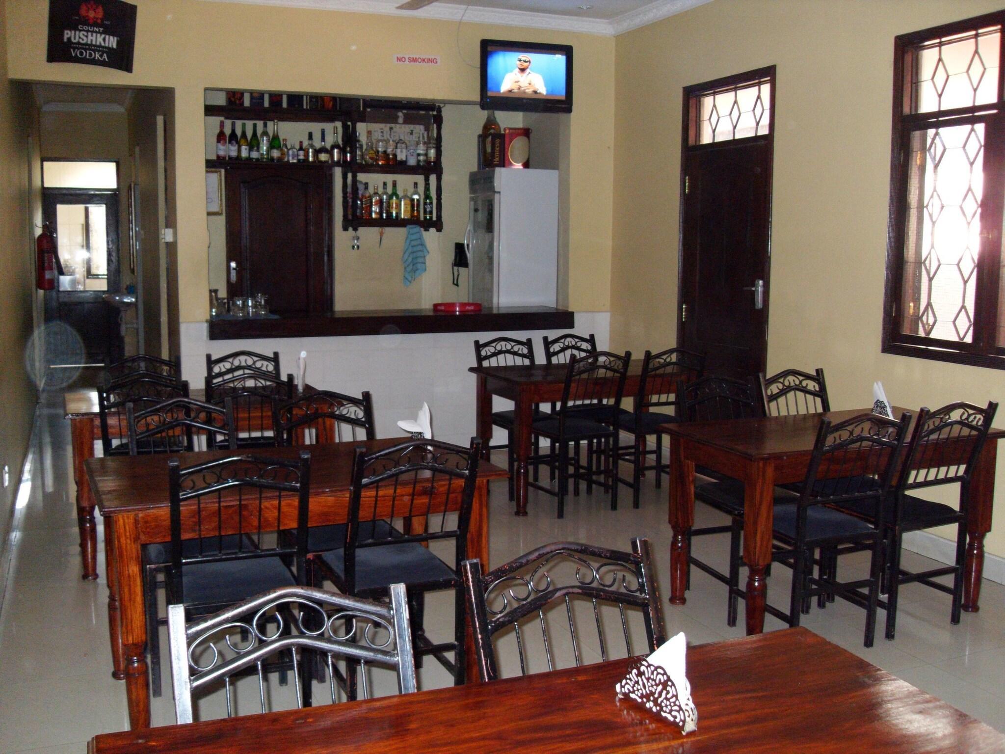 Bar/Salón Transit Airport Bed & Breakfast