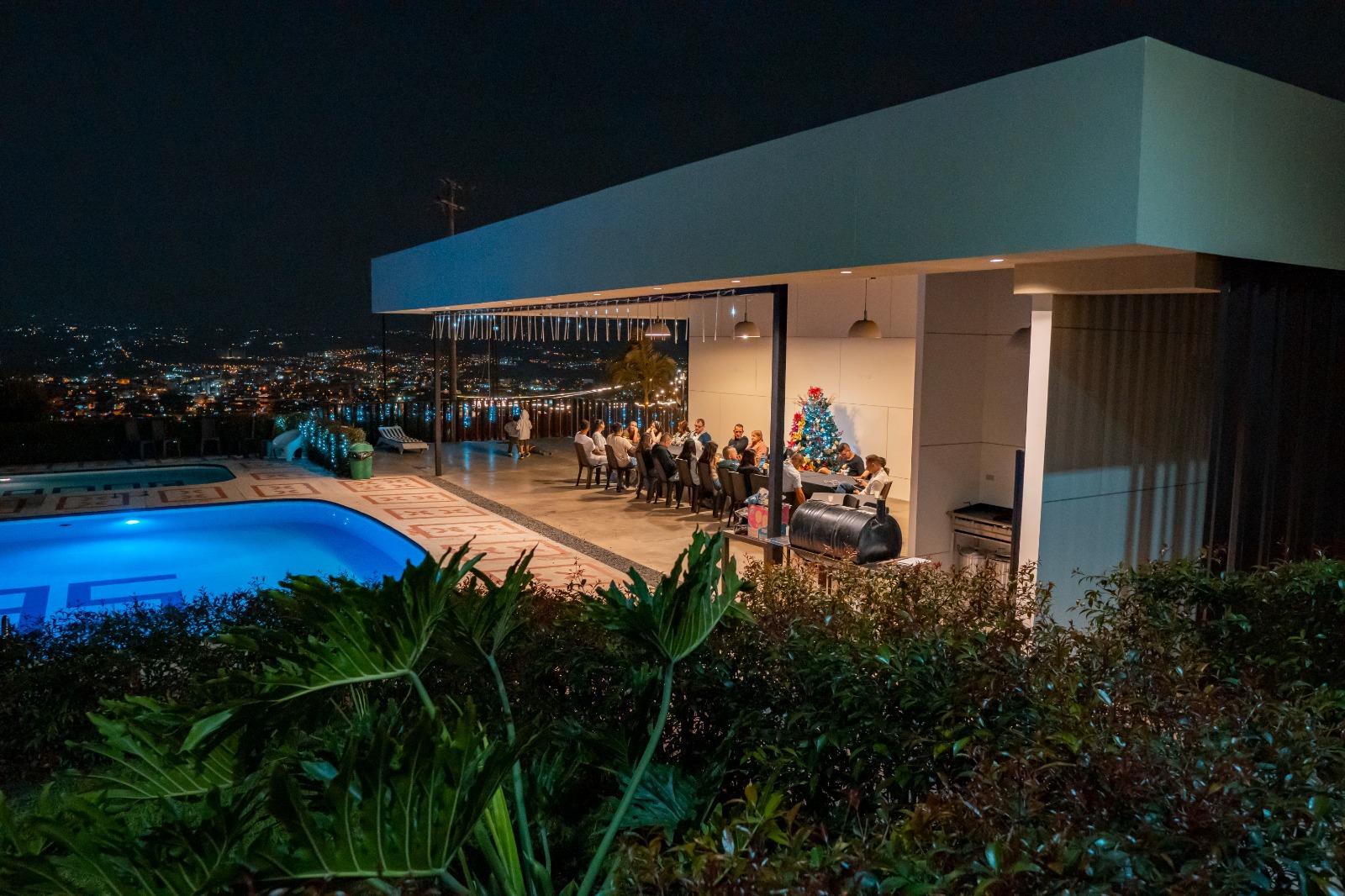 Bar/Salón Best View Aparta Hotel