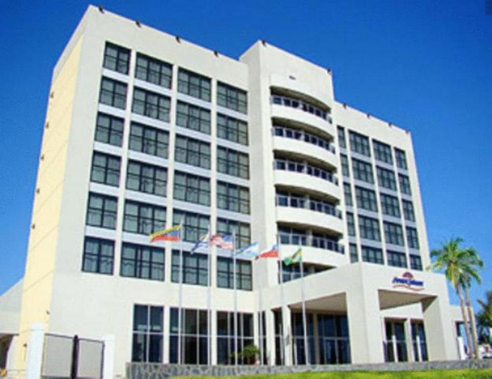 Vista Exterior Howard Johnson Hotel Ramallo
