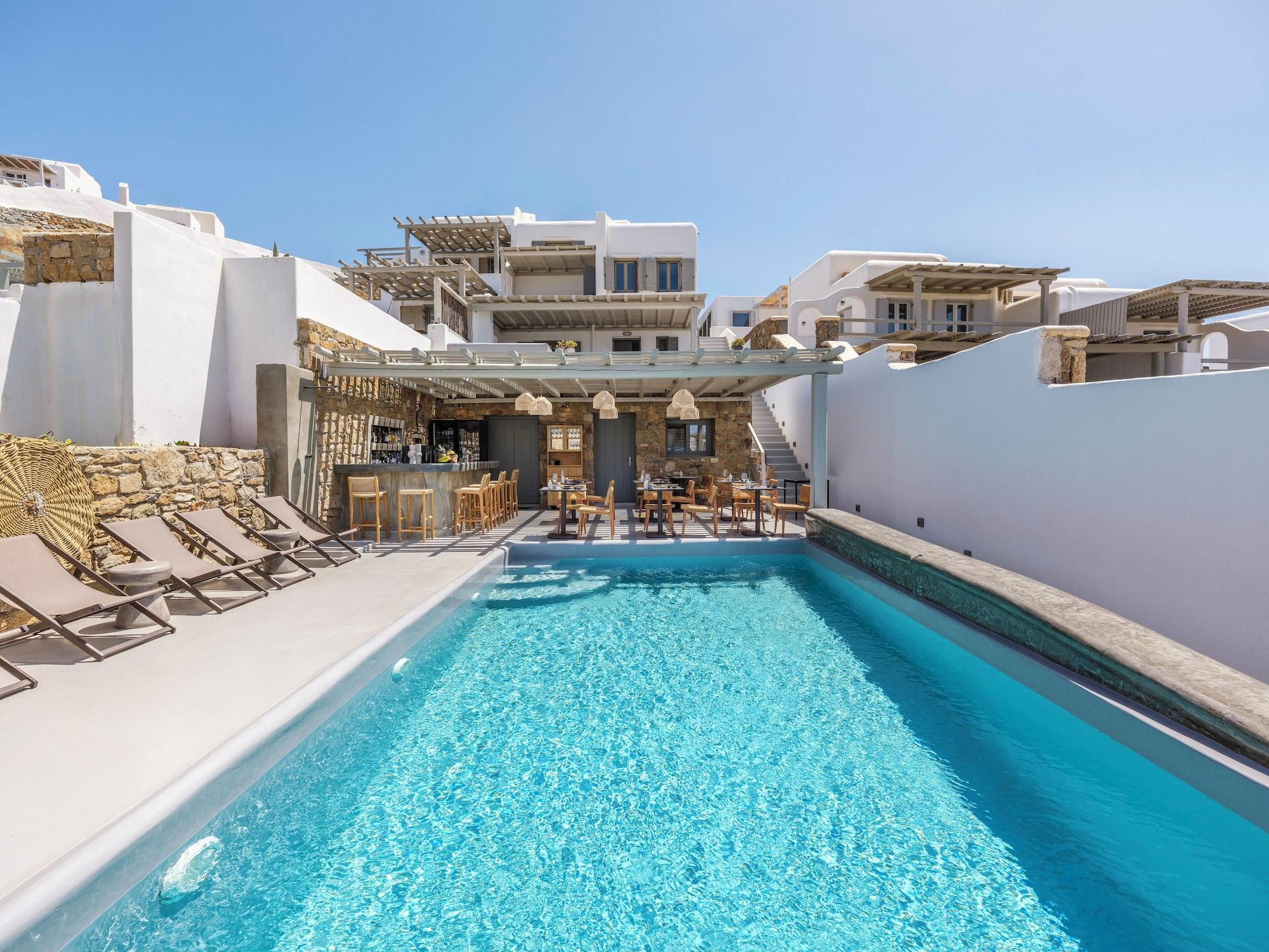 Vista Exterior Mykonist Merchia Beach Villas & Suites