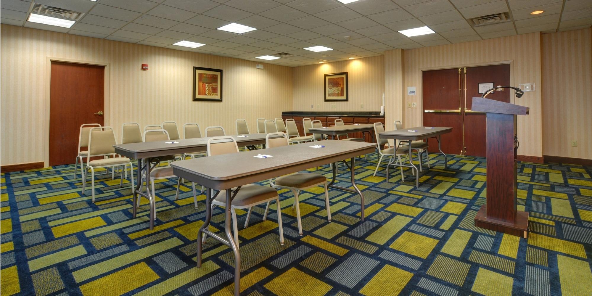 Sala de Reuniones Holiday Inn Express & Suites Midwest by IHG