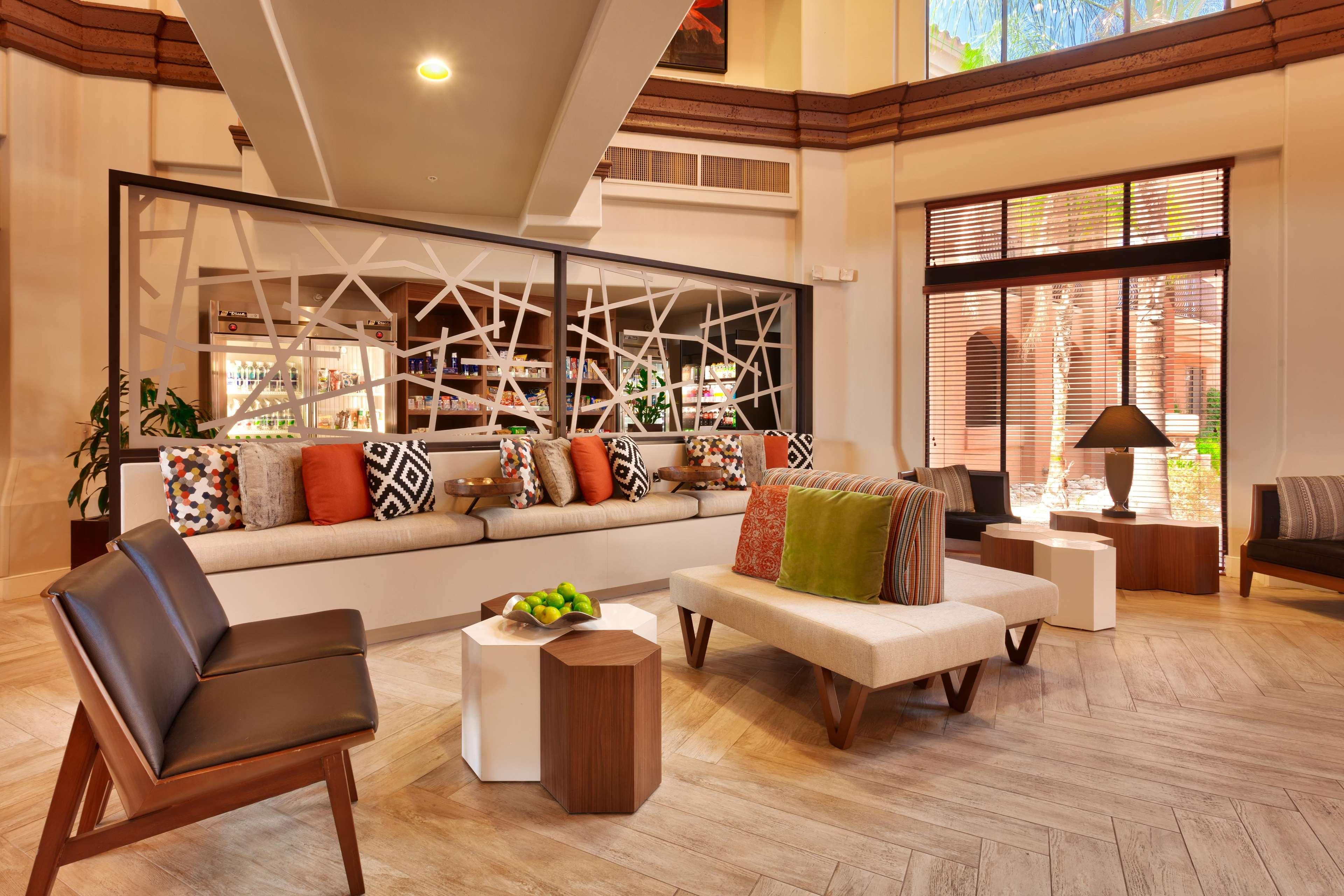 Vista Lobby Embassy Suites by Hilton Tucson Paloma Village