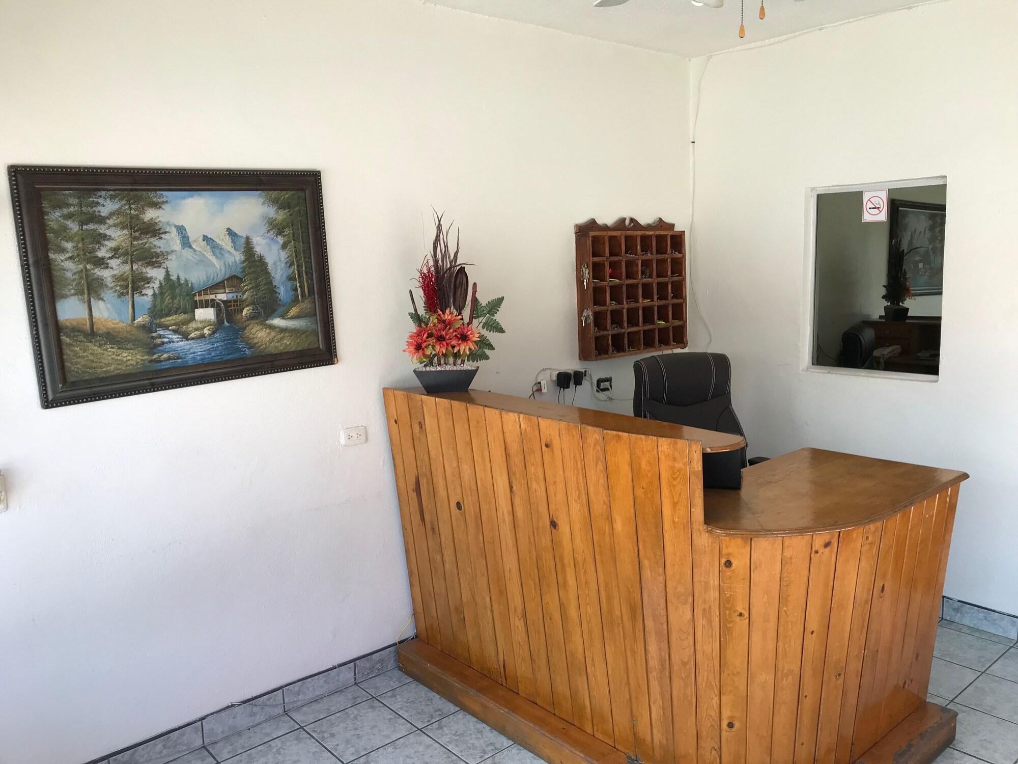 Vista Lobby Hotel Los Pinos