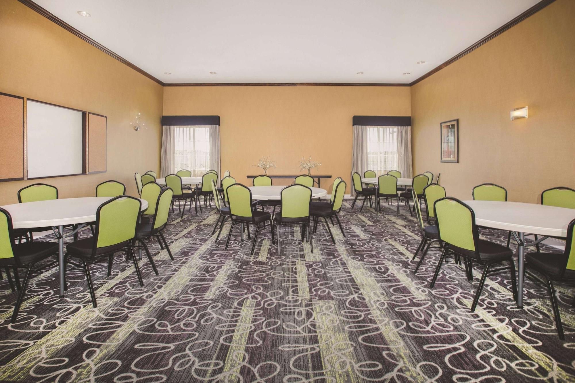 Sala de Reuniones Baymont by Wyndham Dallas South-DeSoto