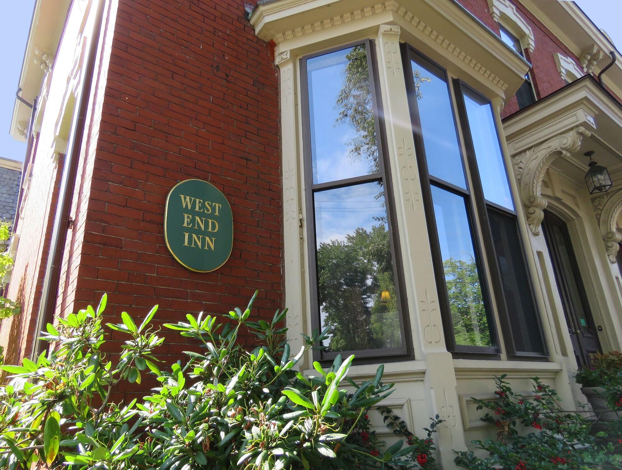 Vista Exterior West End Inn