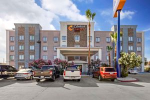 Alojamiento - Comfort Suites Laredo - Nuevo Laredo