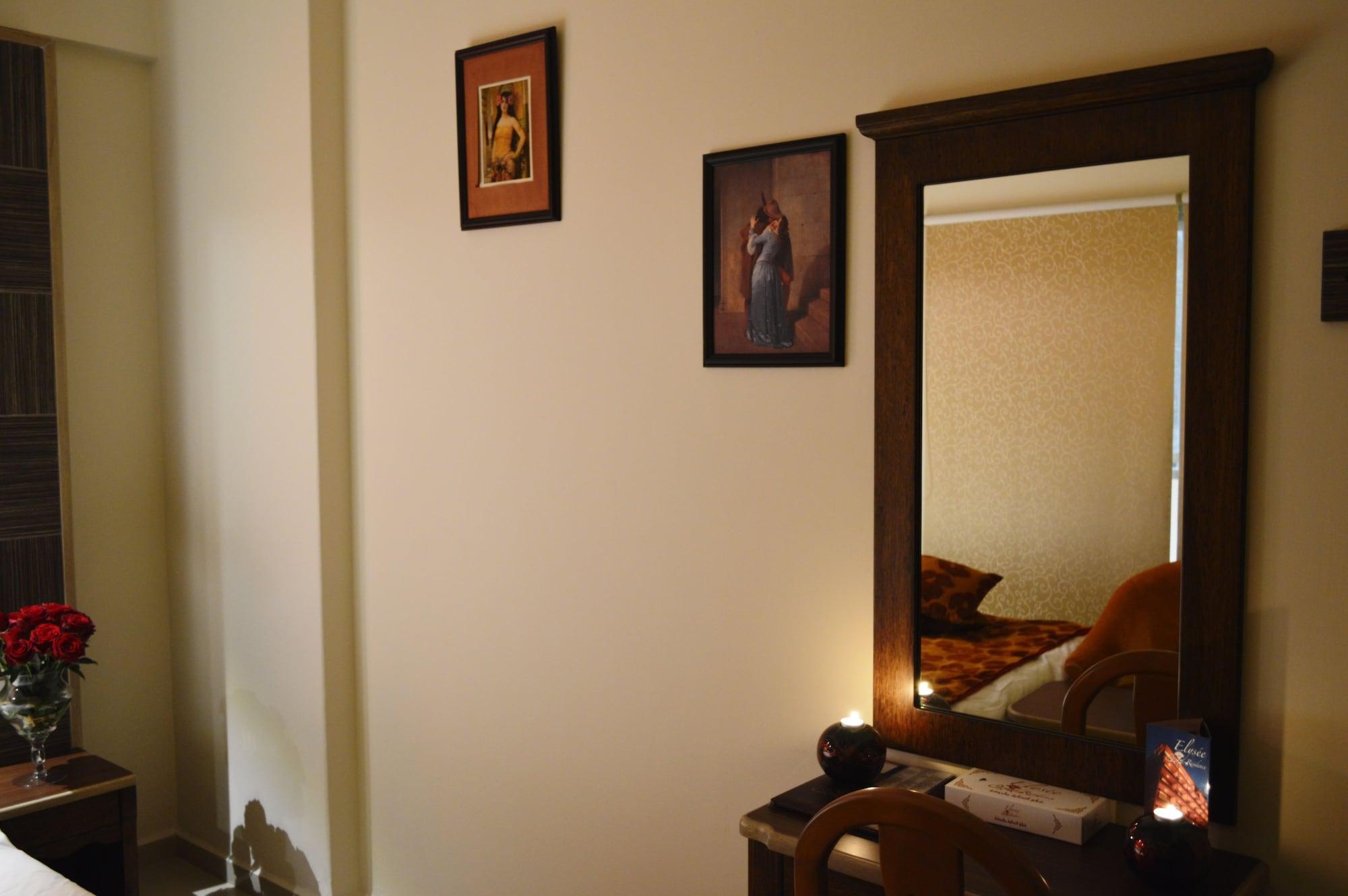 Set de Habitación Elysee Residence