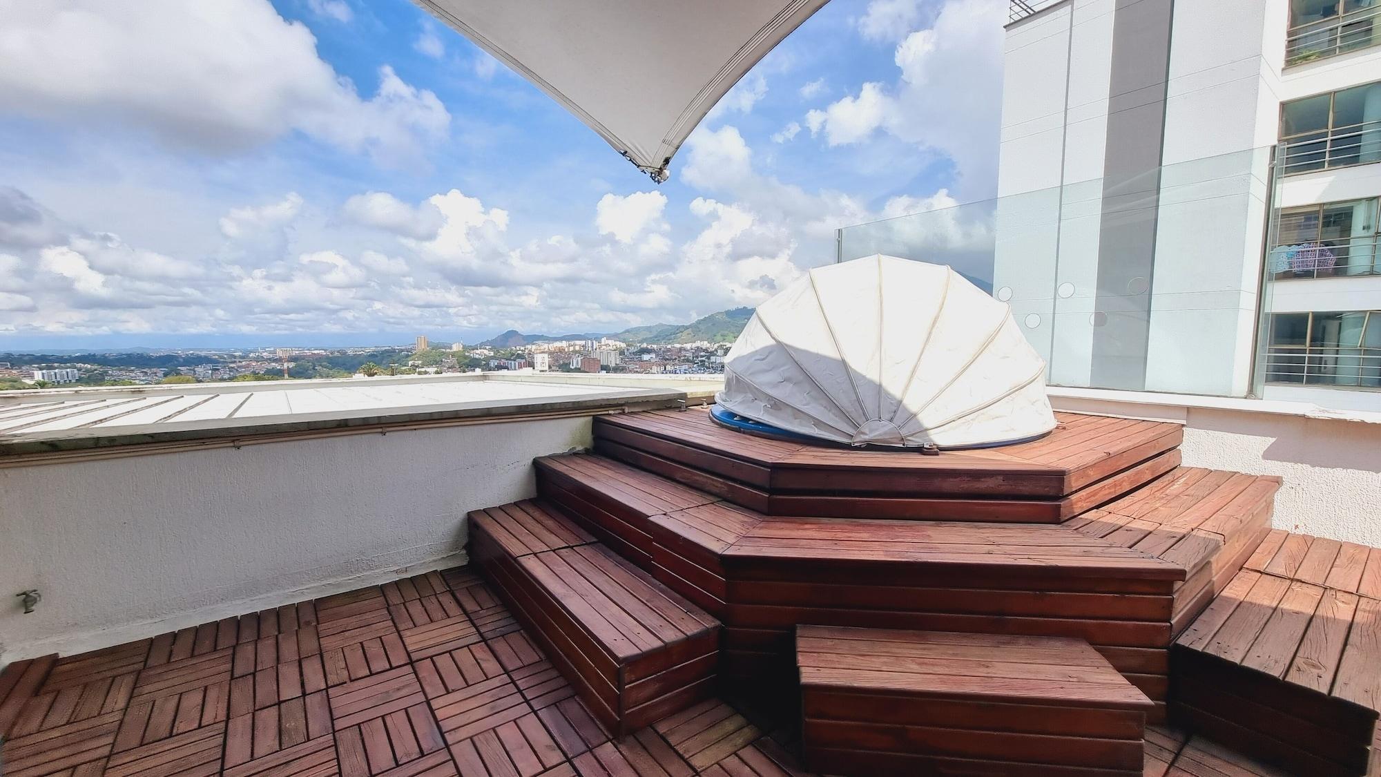 Vista Exterior Habitat Suites Hotel