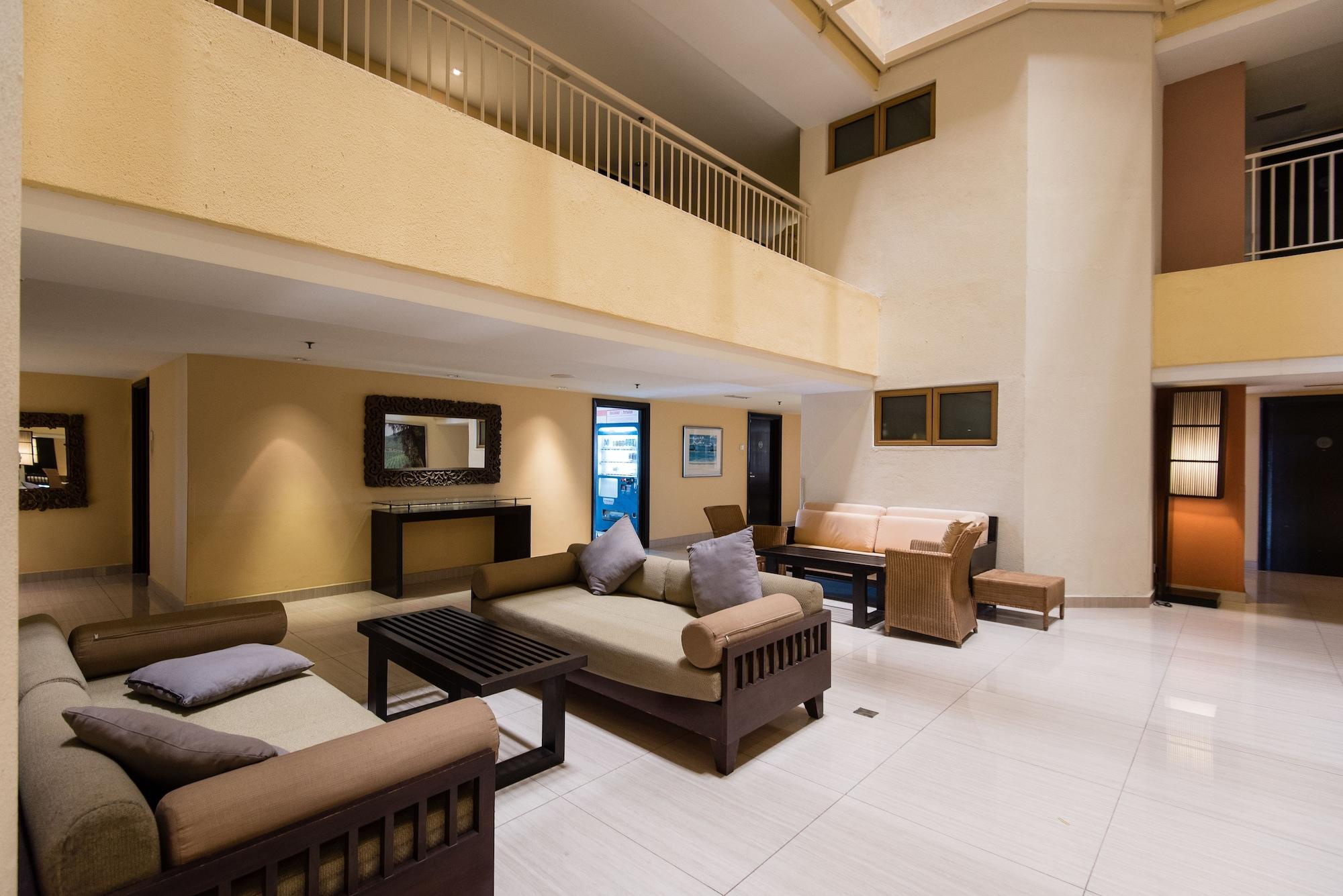 Vista Lobby W Studio Resort Suites at Pyramid Tower