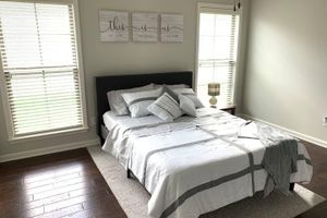 Alquiler Vacacional - Peaceful 3BR/2BA Hidden Lake Home Near ACOM w/WiFi