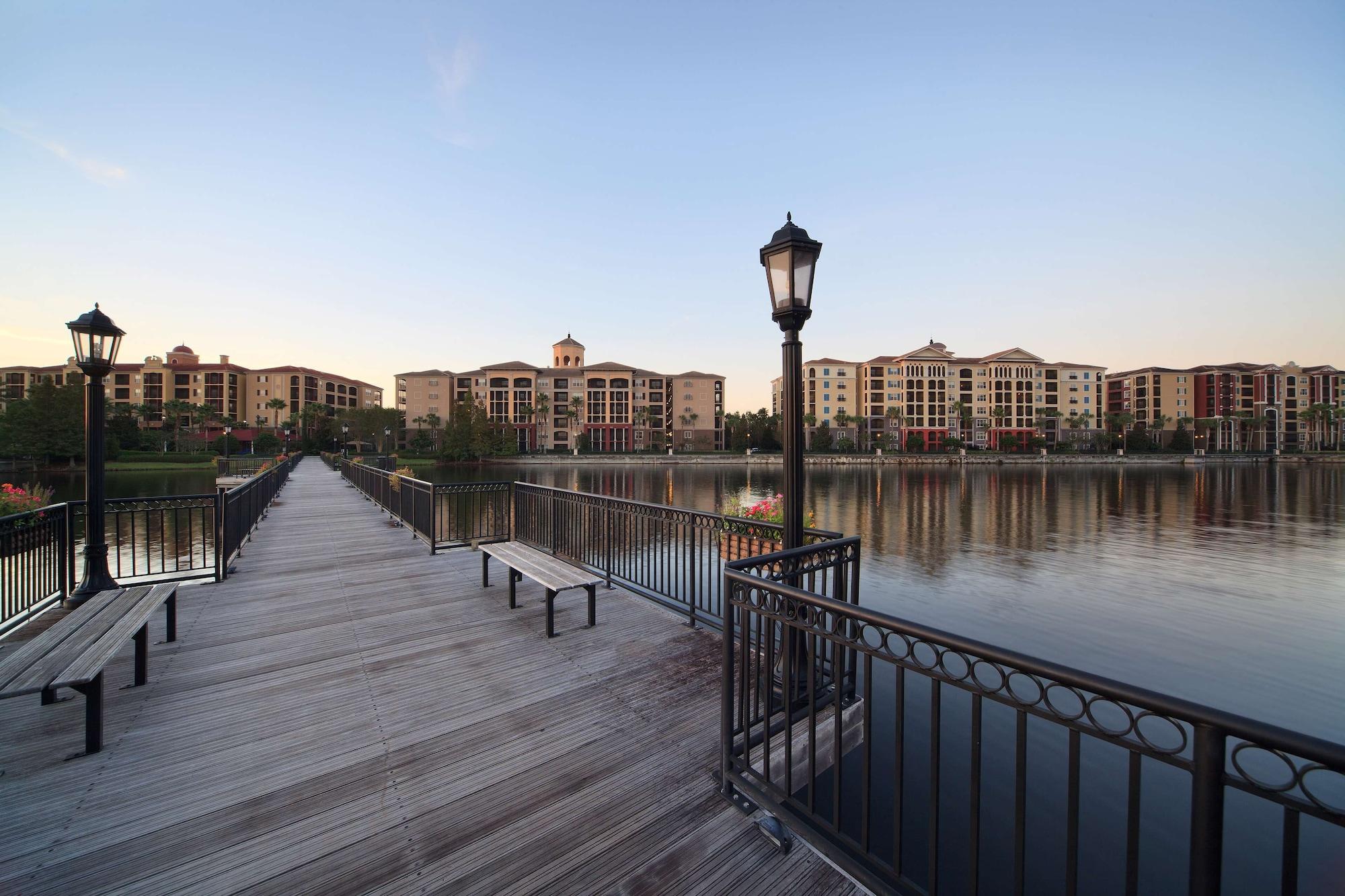 Vista Exterior Hilton Grand Vacations Club Tuscany Village Orlando