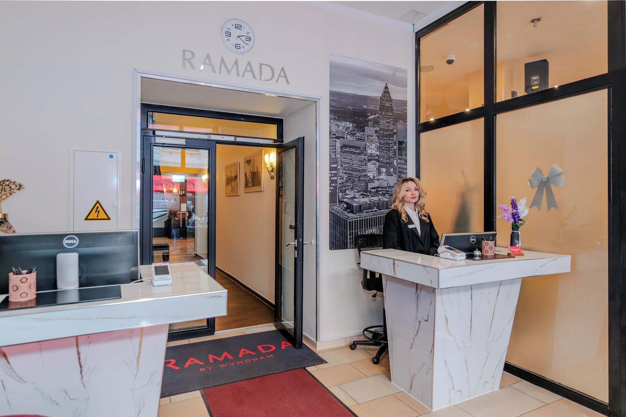 Vista Lobby Ramada by Wyndham Frankfurt Central Station