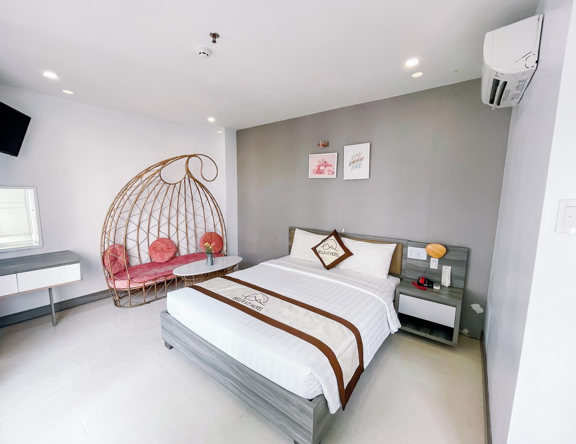 Varios Bella VT Hotel