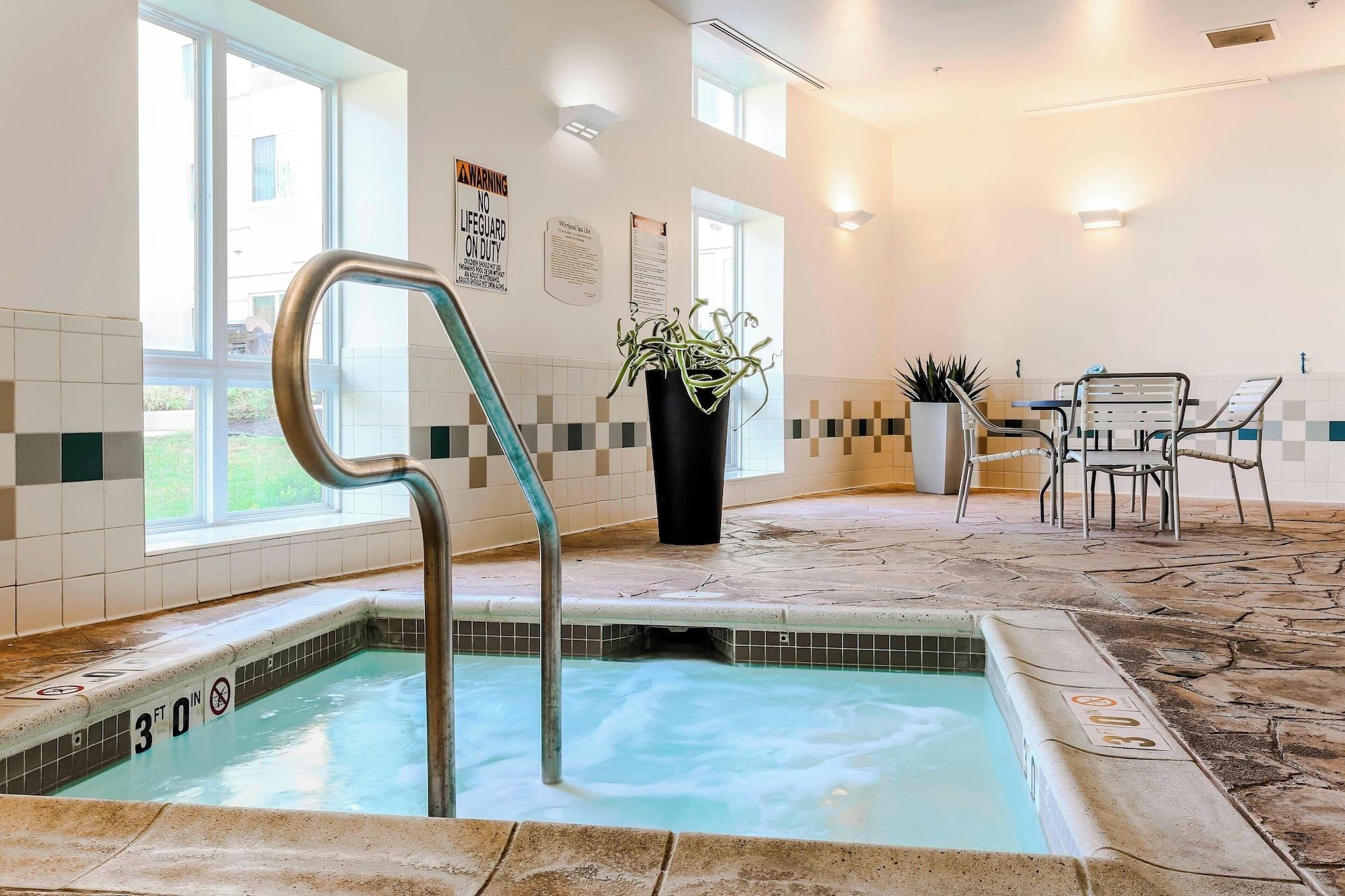 Vista Piscina Fairfield Inn & Suites Wilkes-Barre Scranton